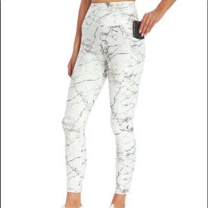 NEW•MARIKA WHITE MARBLE MOISTURE-WICK LEGGINGS